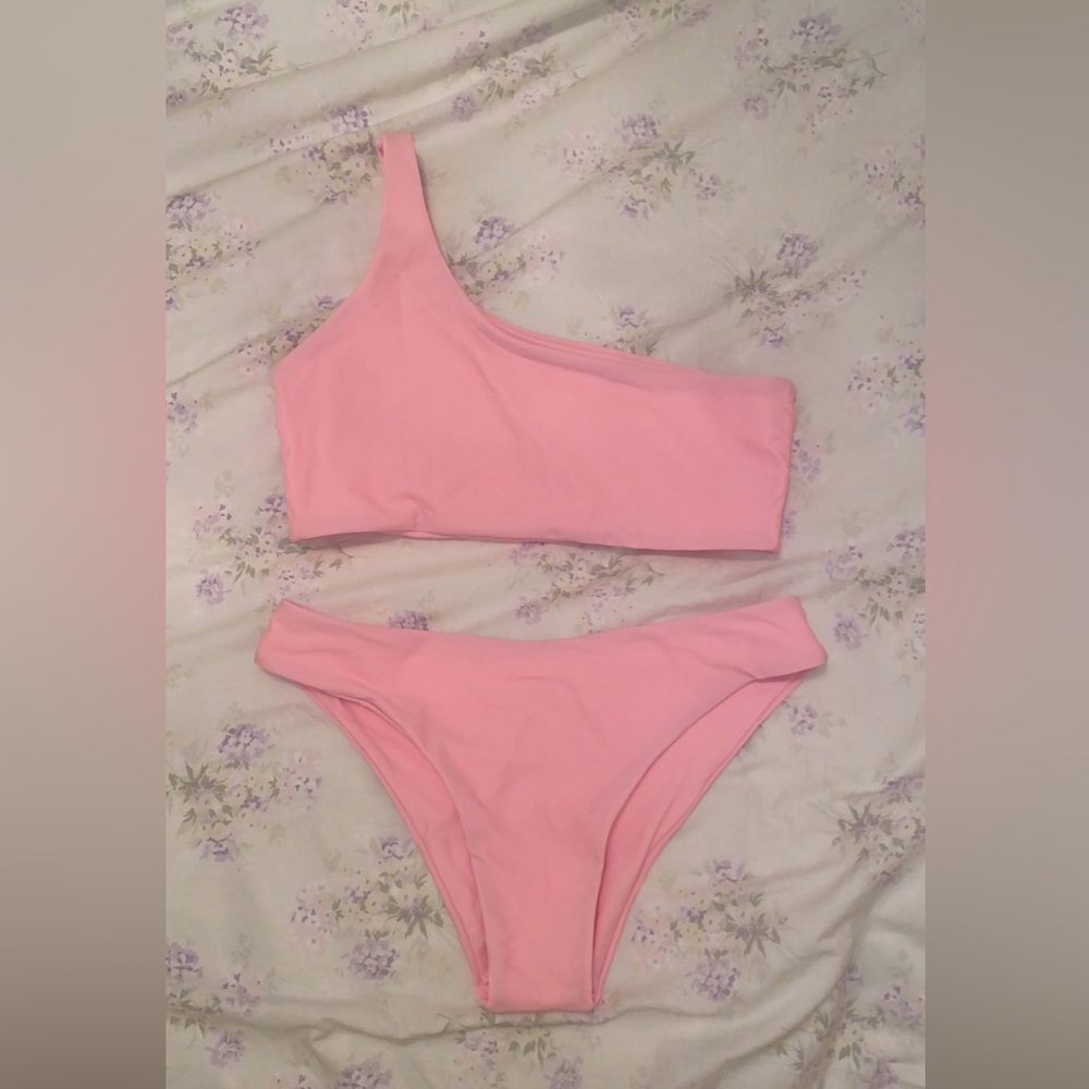 One should light pink shein bikini